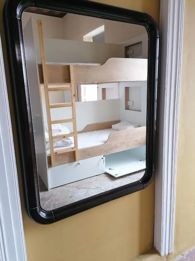 Le Mat Hostel Larnaca