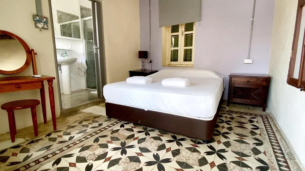 Le Mat Hostel Larnaca 0*,  Kypr