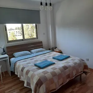  Habitación en casa particular Private In Shared Near Airport - 24 Hour Shuttle Service